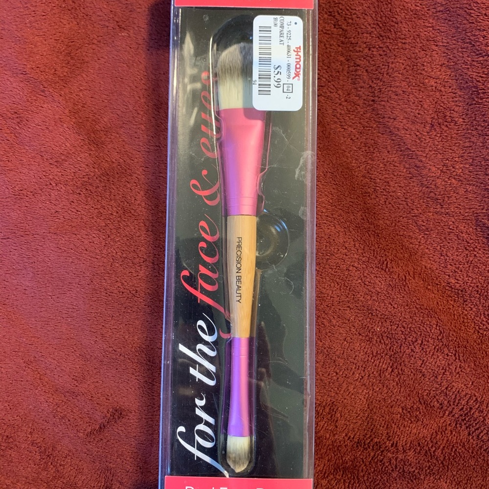 Dual make up brush